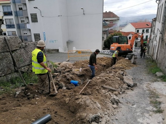 POSEUR  OBRAS AVANÇAM